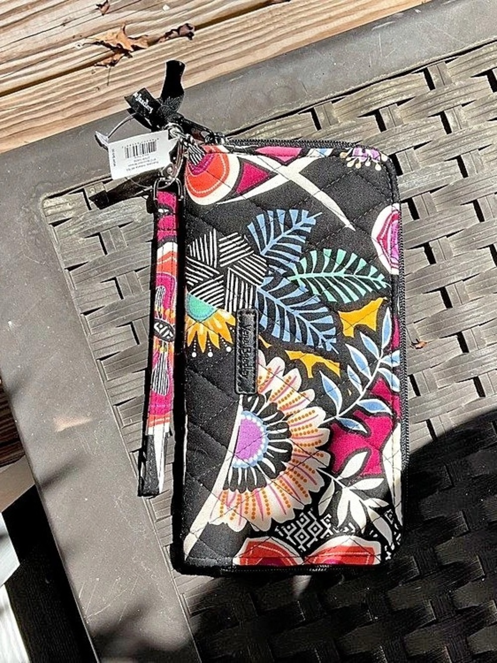 NWT Vera Bradley RFID Accordion Wristlet Floral Wallet in Black & Pink